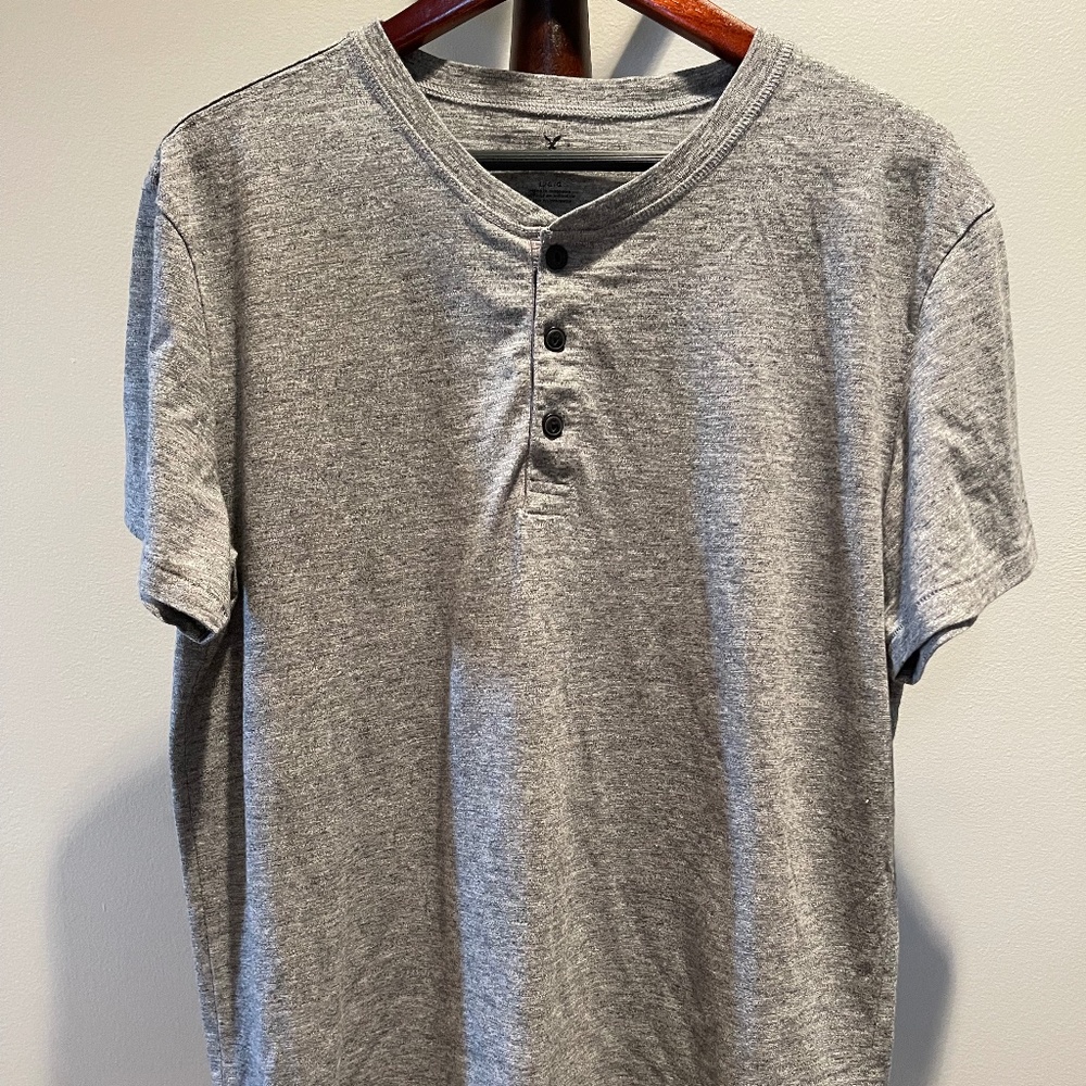 American Eagle Outfitters Men's T-Shirt Size L Gray